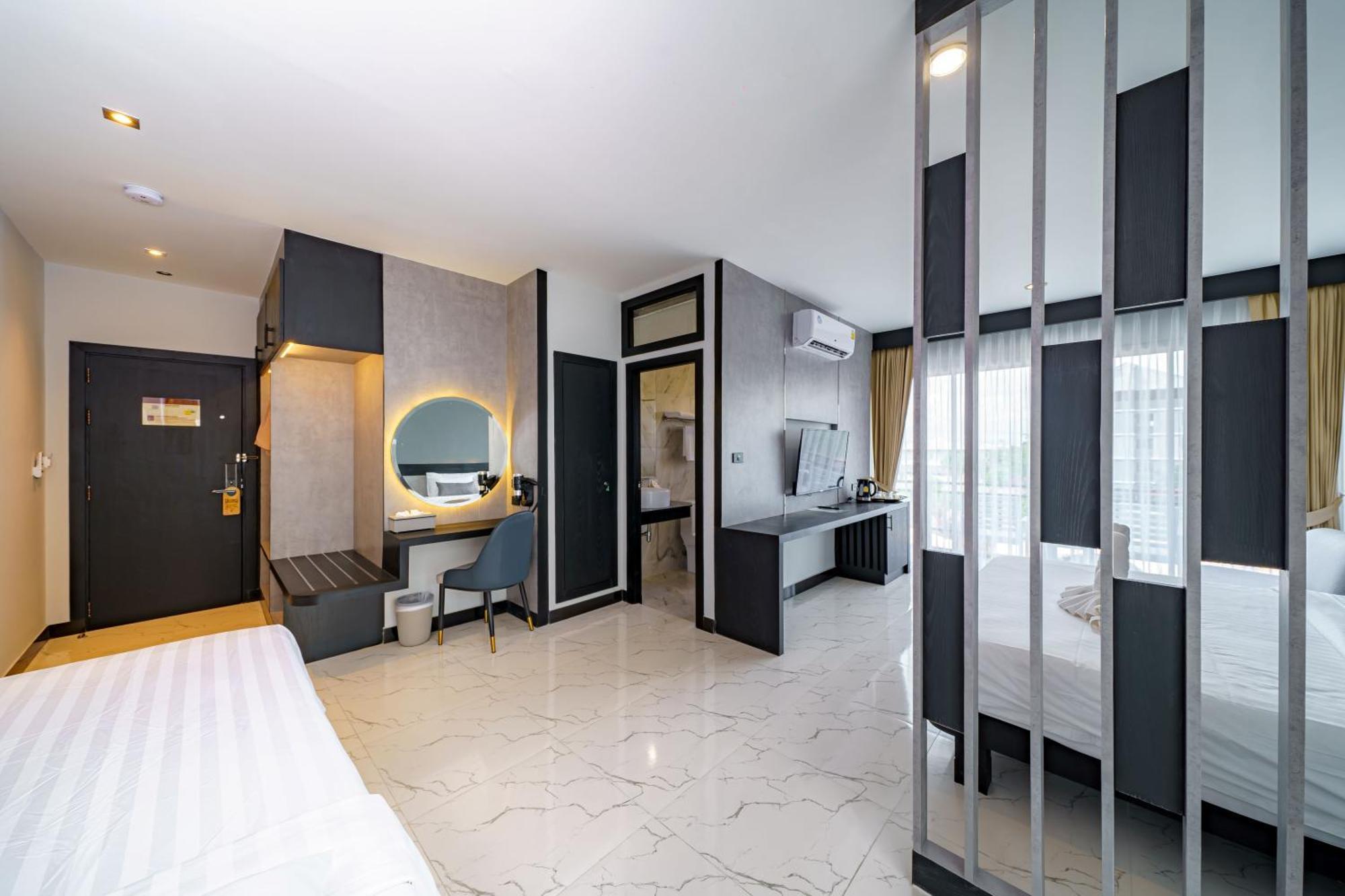 Lhc Hotel And Resort Pattaya Exterior photo