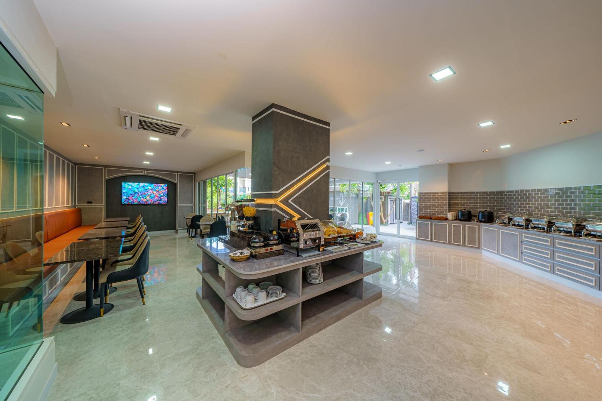 Lhc Hotel And Resort Pattaya Exterior photo